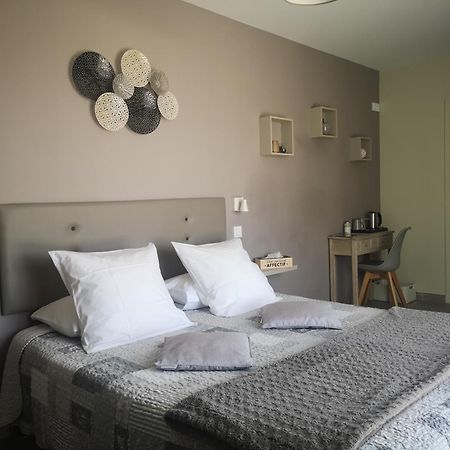 La Sarlamandre, Chambres Et Table D'Hotes Marcillac-Saint-Quentin Eksteriør billede