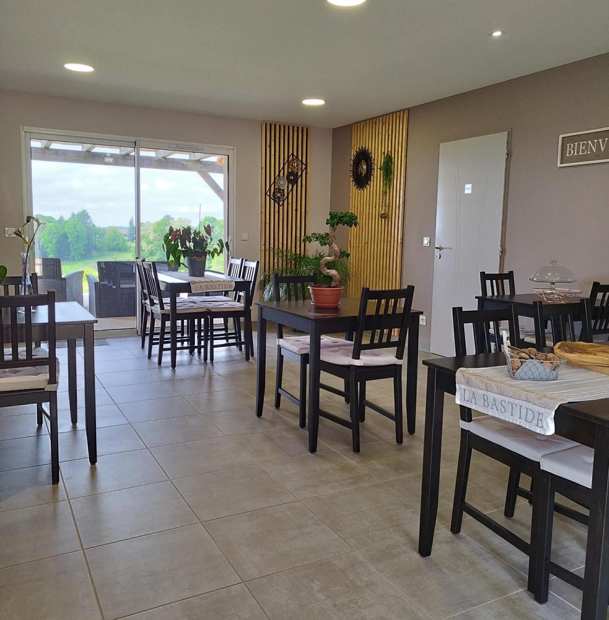 La Sarlamandre, Chambres Et Table D'Hotes Marcillac-Saint-Quentin Eksteriør billede