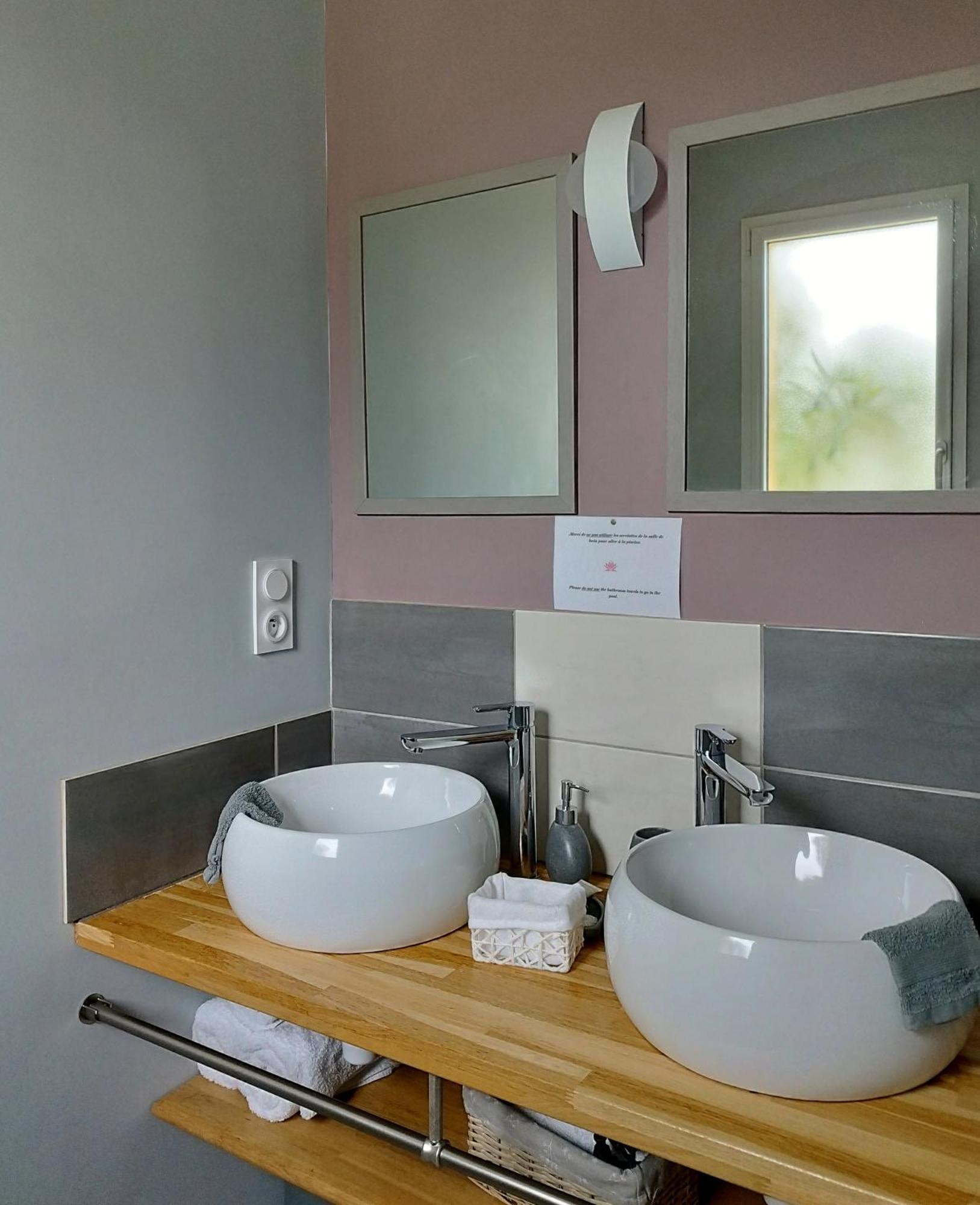 La Sarlamandre, Chambres Et Table D'Hotes Marcillac-Saint-Quentin Eksteriør billede