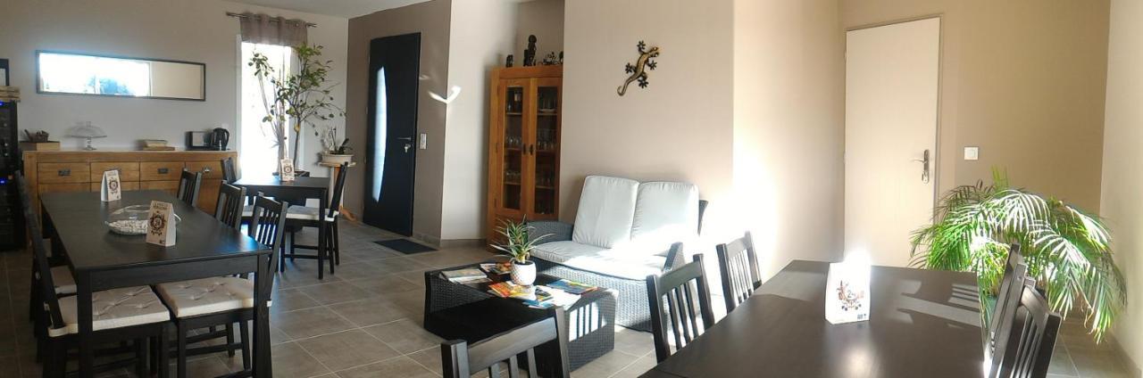 La Sarlamandre, Chambres Et Table D'Hotes Marcillac-Saint-Quentin Eksteriør billede